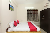 OYO Olive Castles Inn Near Ecr Beach