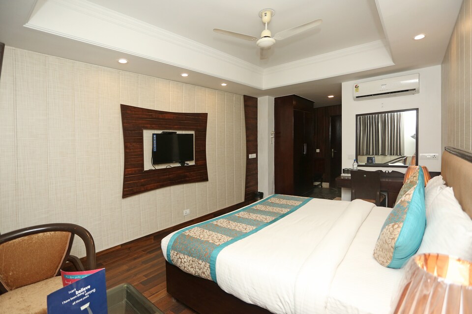 OYO 9615 IFFCO Chowk, Udyog Vihar, Gurgaon