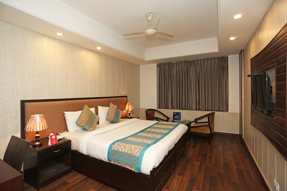 OYO 9615 IFFCO Chowk, Udyog Vihar, Gurgaon