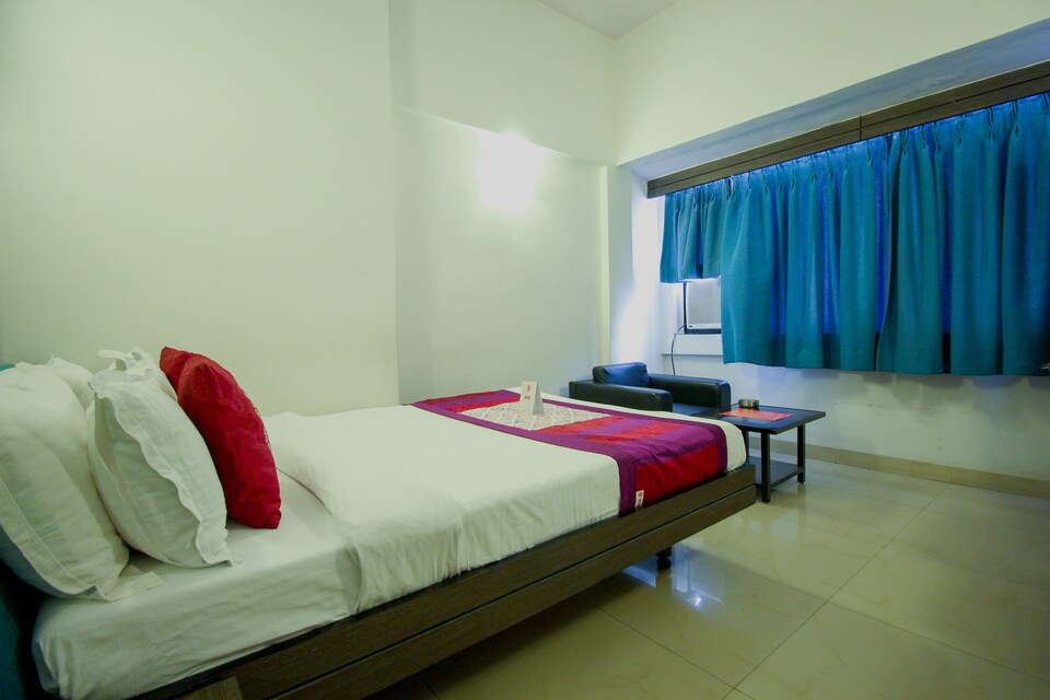 OYO 1279 Tex Palazzo Hotel, Surat Railway Station, Surat