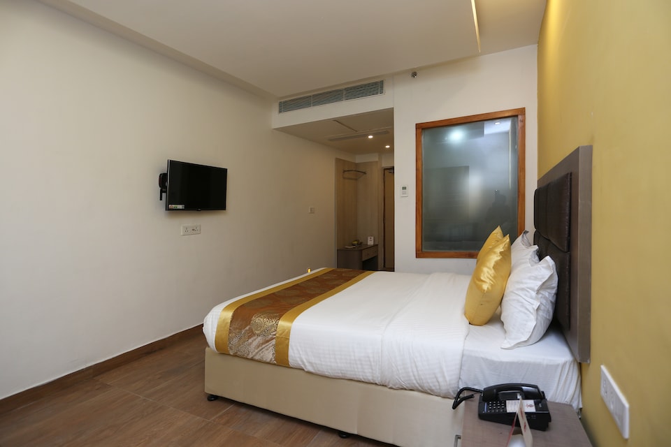 Capital O 9180 Hotel Cosmopolitan, Jodhpur North, Jodhpur