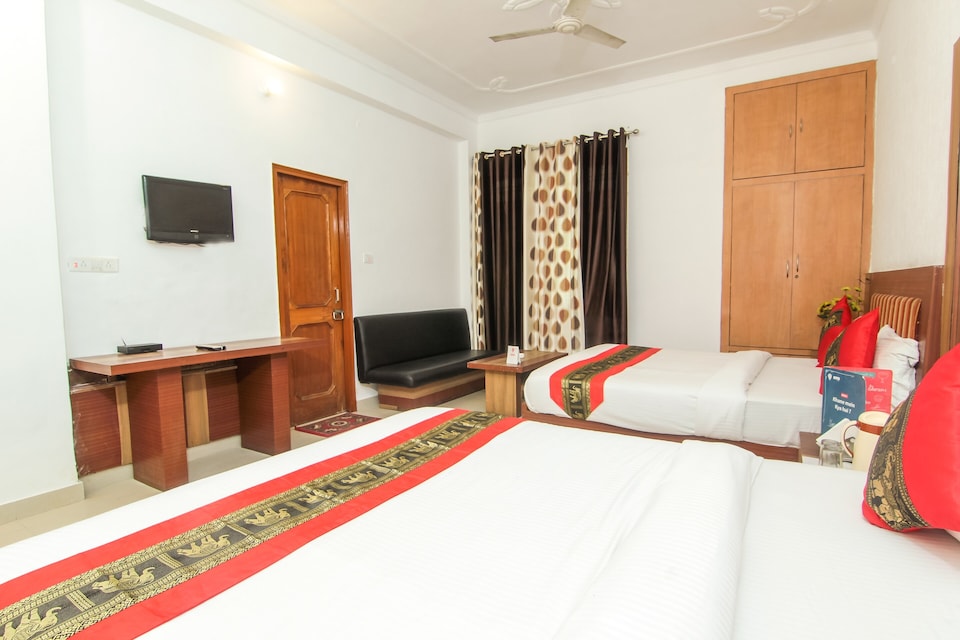 OYO Hotel Indiana Near Gomti Riverfront Park, Gomti Nagar Lucknow, Lucknow