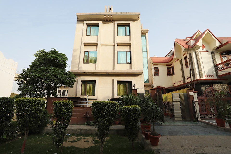 OYO 9422 Moonlight Residency, Cyber City, Gurgaon
