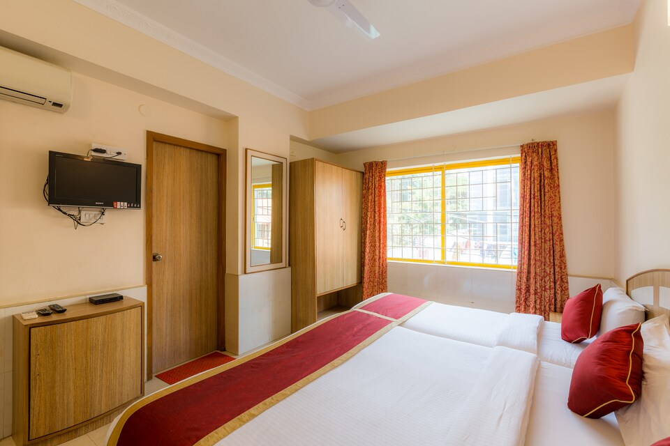 OYO 9633 Hotel Srinidhi Residency, Indiranagar Extension Bangalore-II, Bangalore