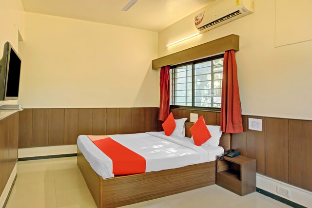 OYO Hotel Pathik Near Shaniwar Wada