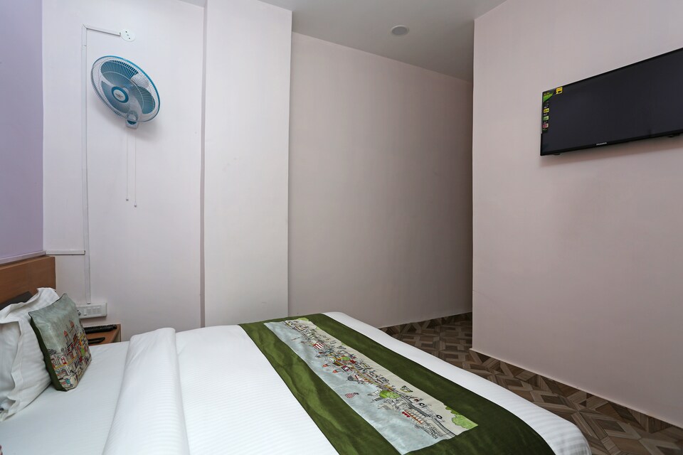 OYO 9342 R D Green Resort, Patliputra Colony, Patna