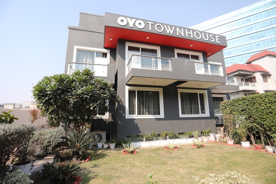 OYO Townhouse 27 Sector 15 Gurgaon Near Leisure Valley Park, HUDA CENTRE 1, Gurgaon