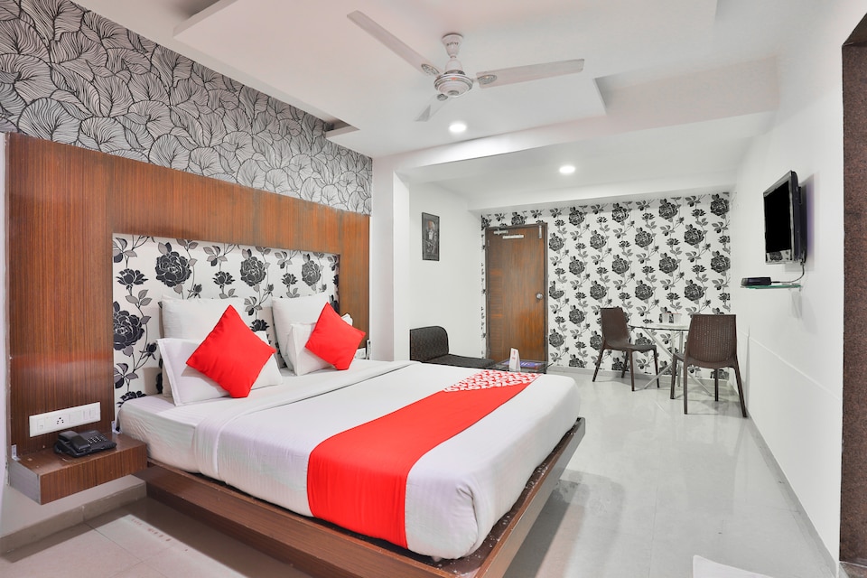 Hotel O Keshav, Navrangpura Ahmedabad, Ahmedabad