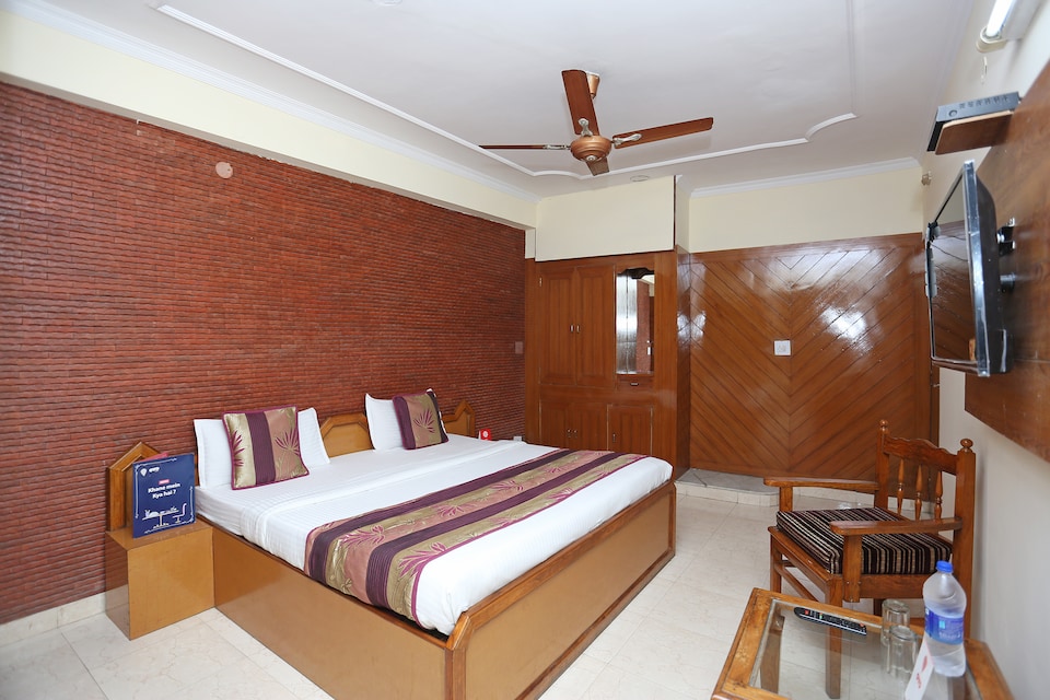 OYO Flagship 9554 Hotel Grand Plaza, Faridabad, Faridabad