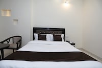 Hotel O Royal Inn