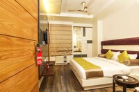 OYO Hotel Gurveer Royal Near Phoenix United Lucknow