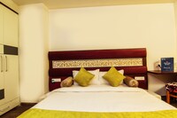 OYO Hotel Gurveer Royal Near Phoenix United Lucknow