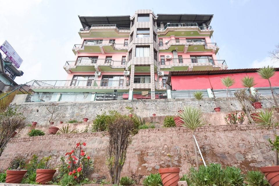 Capital O Hotel Aaa, Kasauli, Kasauli