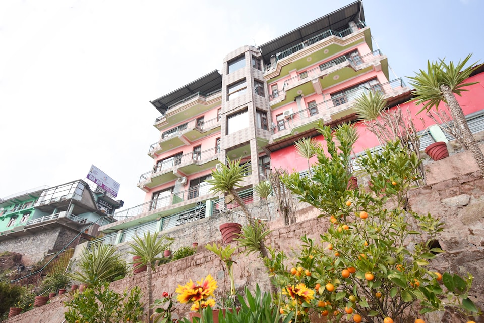 Capital O Hotel Aaa, Kasauli, Kasauli