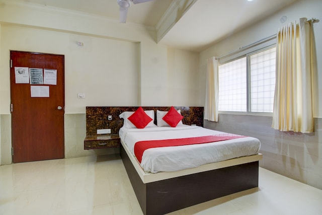 Hotel O NAR Comforts Near KSR Railway station