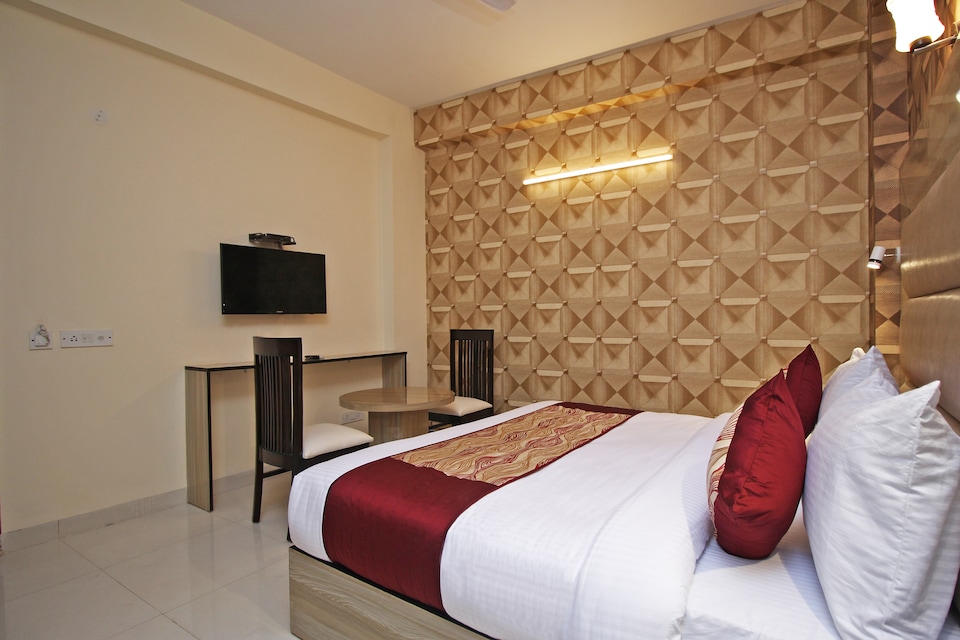 OYO Hotel Grand Sweet, Airport Delhi, Delhi Transit