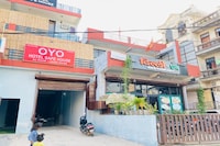 OYO Safe House Near Shiv Vihar Metro Station