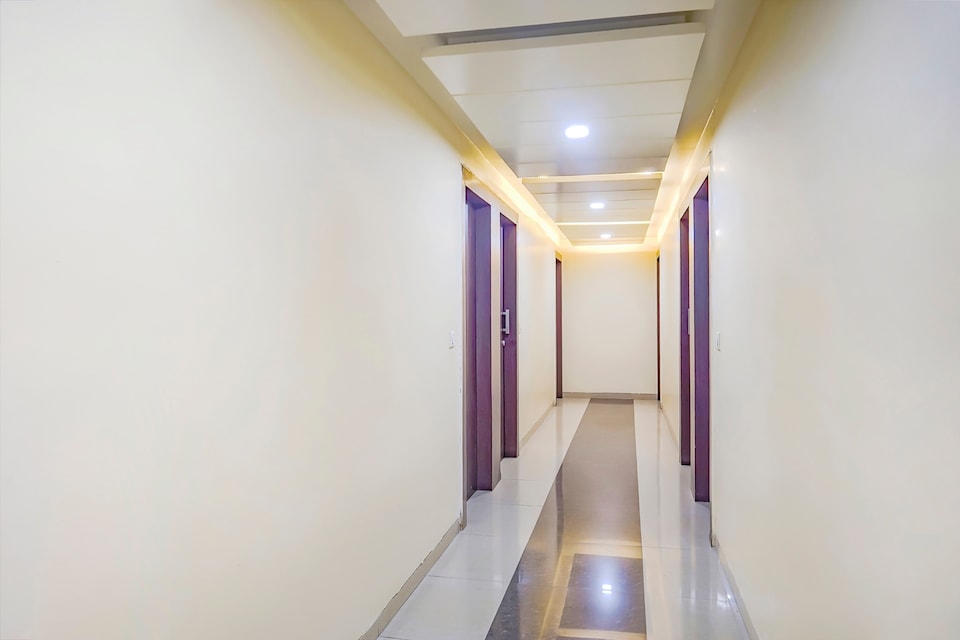 Hotel O Sun N Shine, Swargate Pune, पुणे