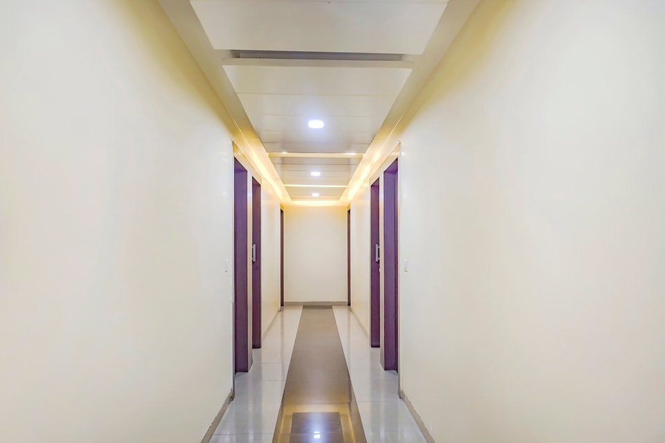 Hotel O Sun N Shine, Swargate Pune, पुणे