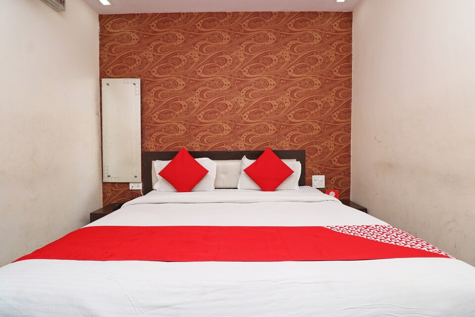 OYO Raj Paradise, Fatehabad Road, Agra