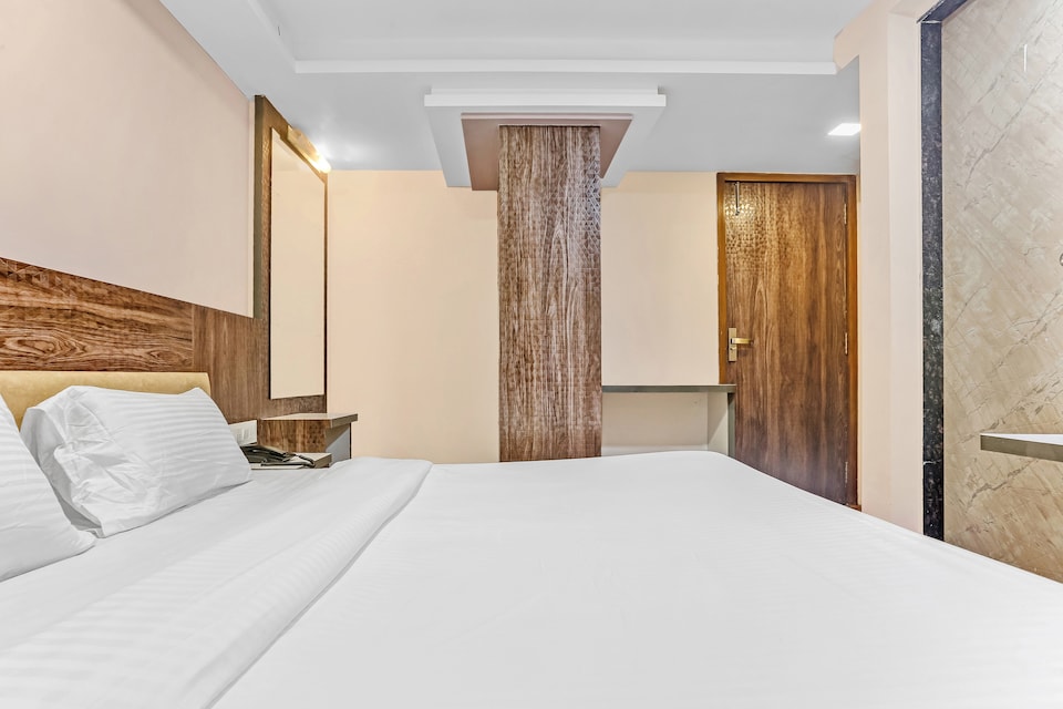 OYO Flagship 83396 Hotel Vinyasa Residency, Mumbai Borivali-Dahisar-Mira Road, Mumbai