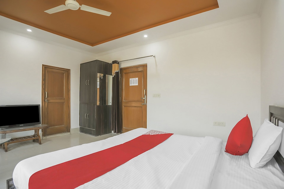 OYO Flagship 83403 The Pacific Hotel, Meerut, Meerut