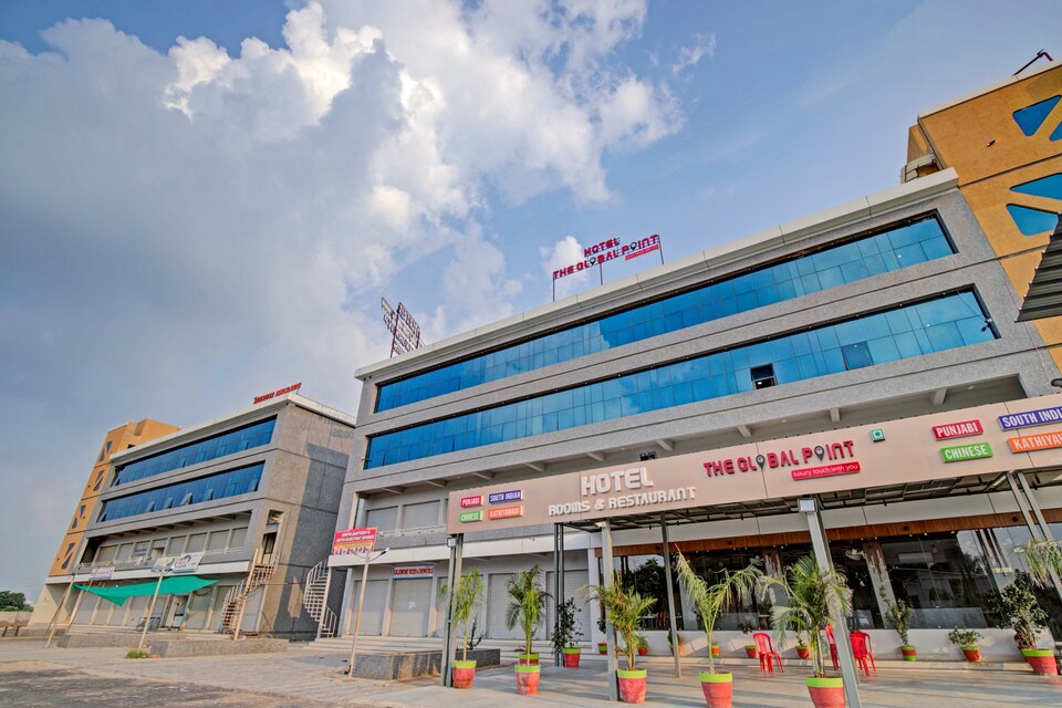 OYO Townhouse 83409 Hotel The Global Point, Mehsana, मेहसाणा