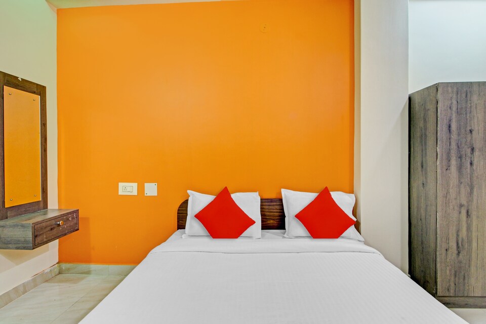 OYO Flagship 83420 The Four Season, Ruby Hospital Kolkata, Kolkata