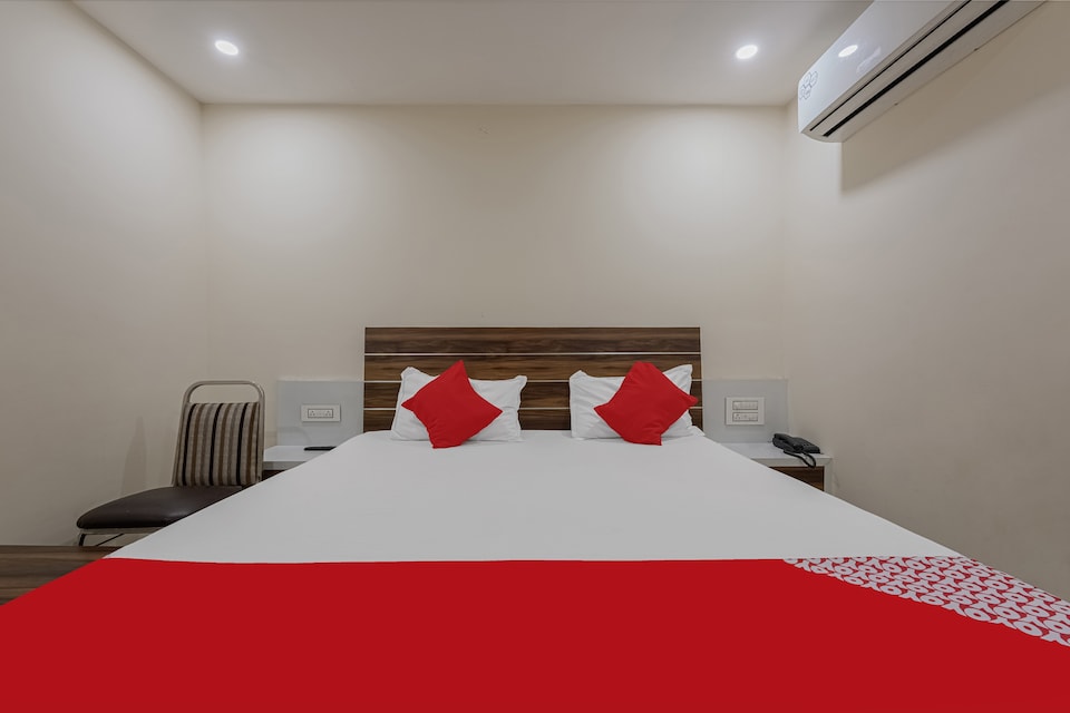 OYO Flagship 83424 Swapna Grand Smart Stay, Governorpet Vijayawada, Vijayawada