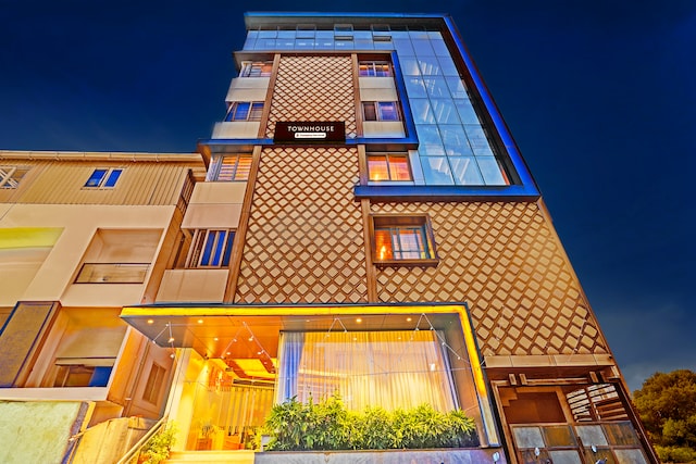 Super Townhouse Indiranagar