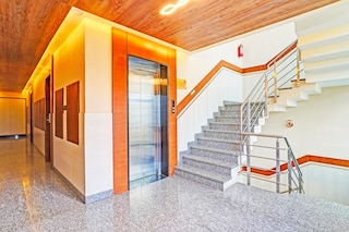 Super Townhouse Indiranagar Formerly Leela Park Domlur