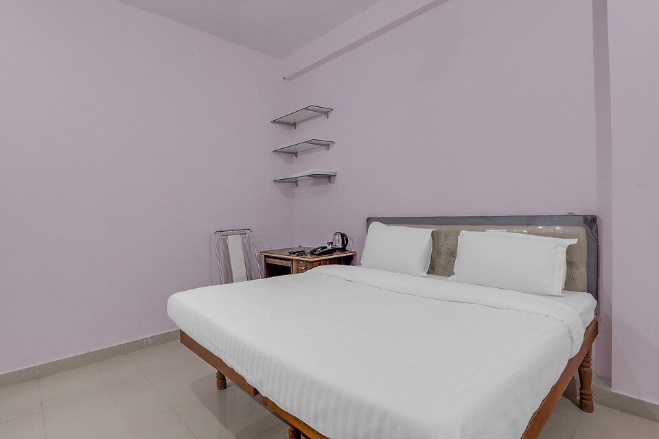 Flagship 83435 Silver Grand, Golghar, Gorakhpur