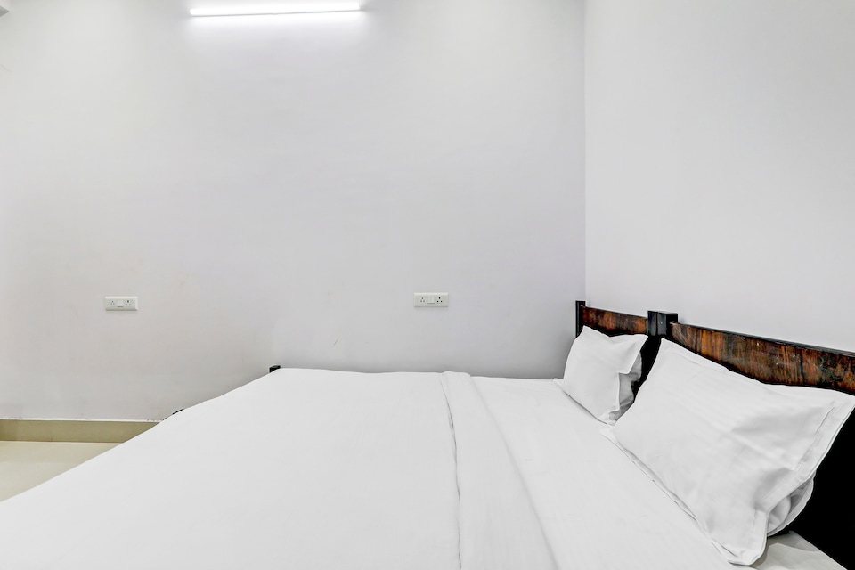 Hotel O The Lemongrass, Civil Lines - High Court, Prayagraj