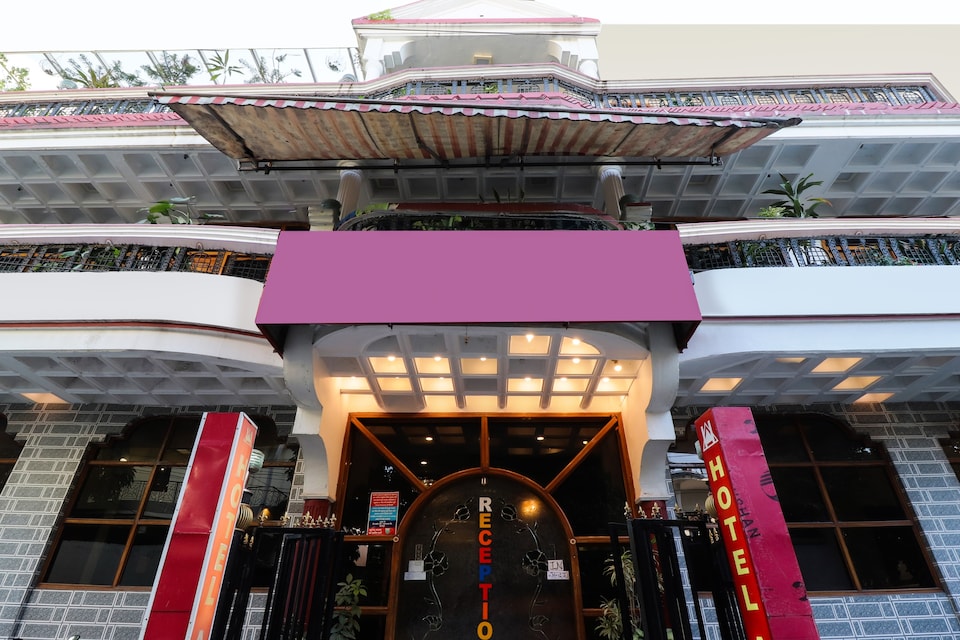 Collection O 83443 Hotel Anmol, Dehradun Railway Station, Dehradun