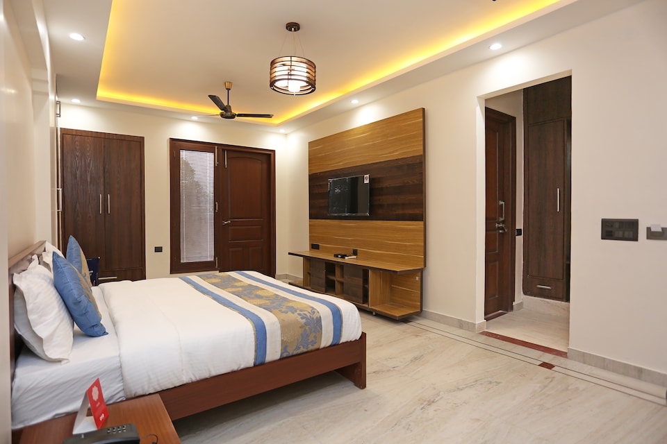 OYO Sector 46 Near Botanic Garden Of Indian Republic, Noida Expressway SEZ, Noida