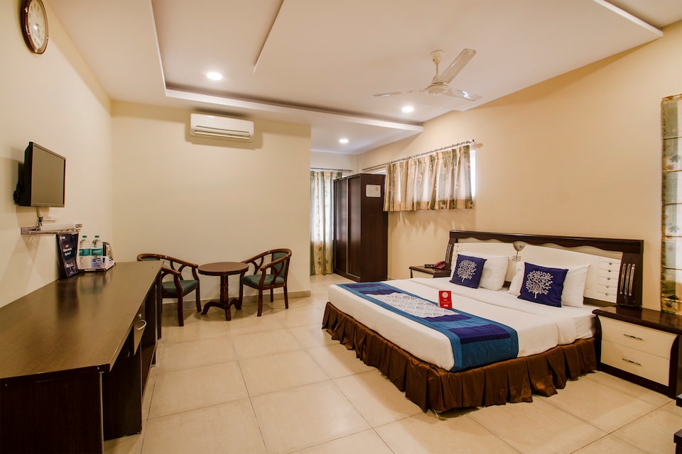 OYO 9707 Hotel Sravya Residency, Gachibowli-II, Hyderabad
