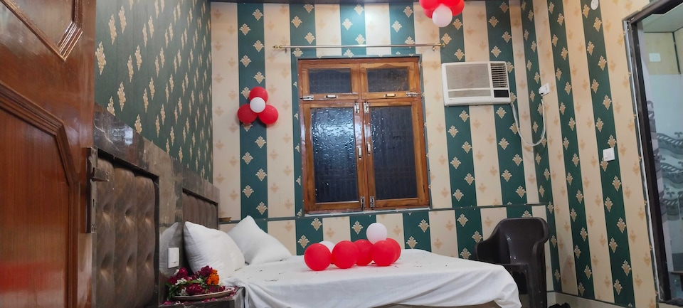 POP HOME 83463 Balaji Palace, Ayodhya, Ayodhya