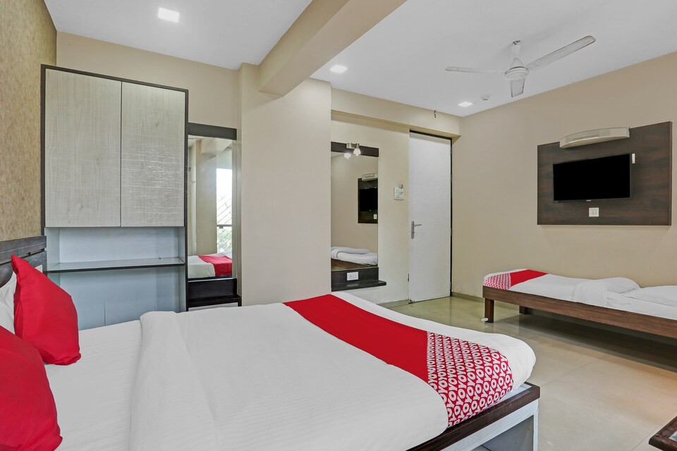 OYO Flagship 83475 Hotel Starlight, Mumbai Powai-Chandivali-Vikhroli, Mumbai