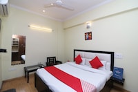 OYO Mascot Pentazz Near Nsez Metro Station