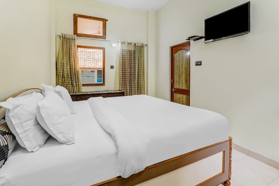 Collection O 83482 Hotel KV PALACE, Lanka, Varanasi