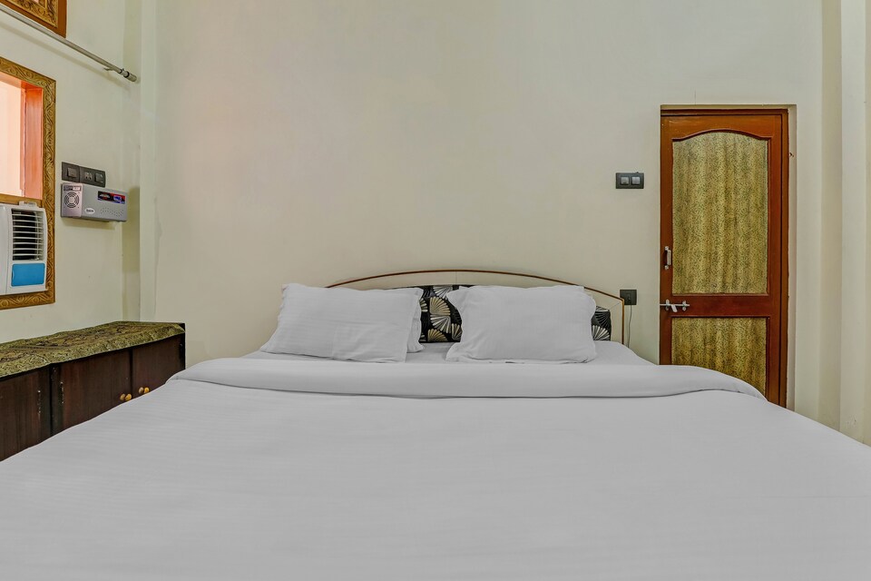 Collection O 83482 Hotel KV PALACE, Lanka, Varanasi