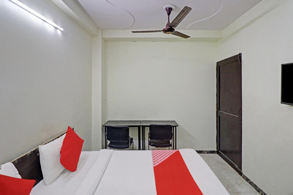 Flagship 83484 Hotel Delight, Dwarka Delhi, Delhi