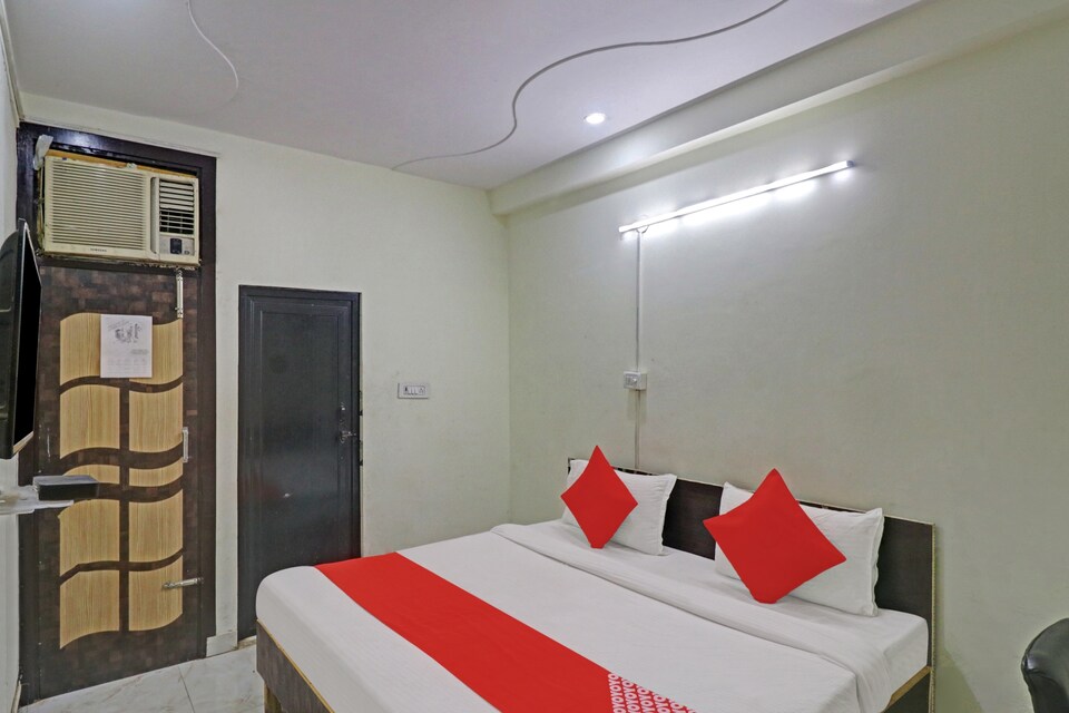 Flagship 83484 Hotel Delight, Dwarka Delhi, Delhi