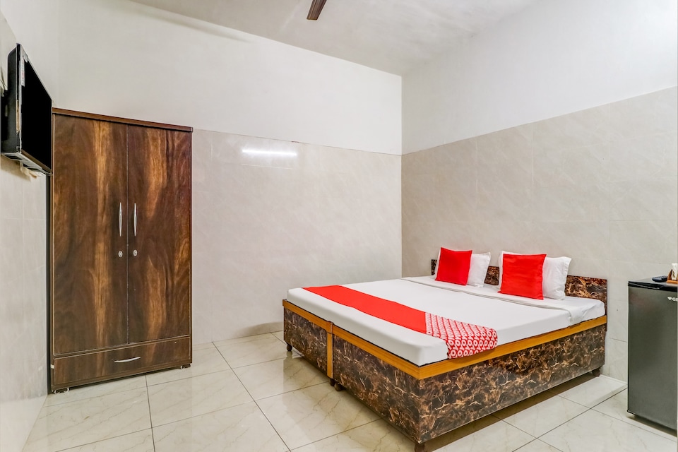 Flagship Aman Guest House, Pakhowal Road Ludhiana, Ludhiana