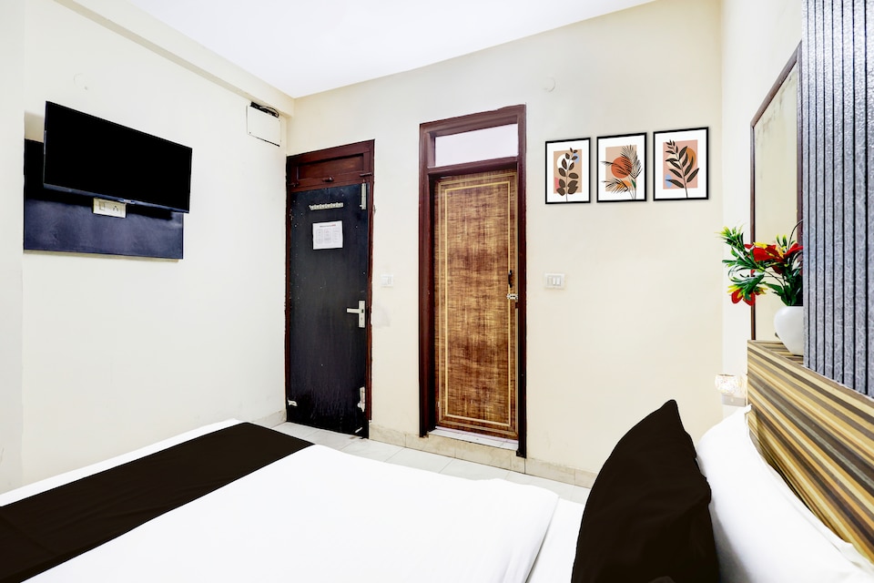 Hotel O Paharganj Chuna Mandi near Railway Station, Paharganj Delhi, Delhi