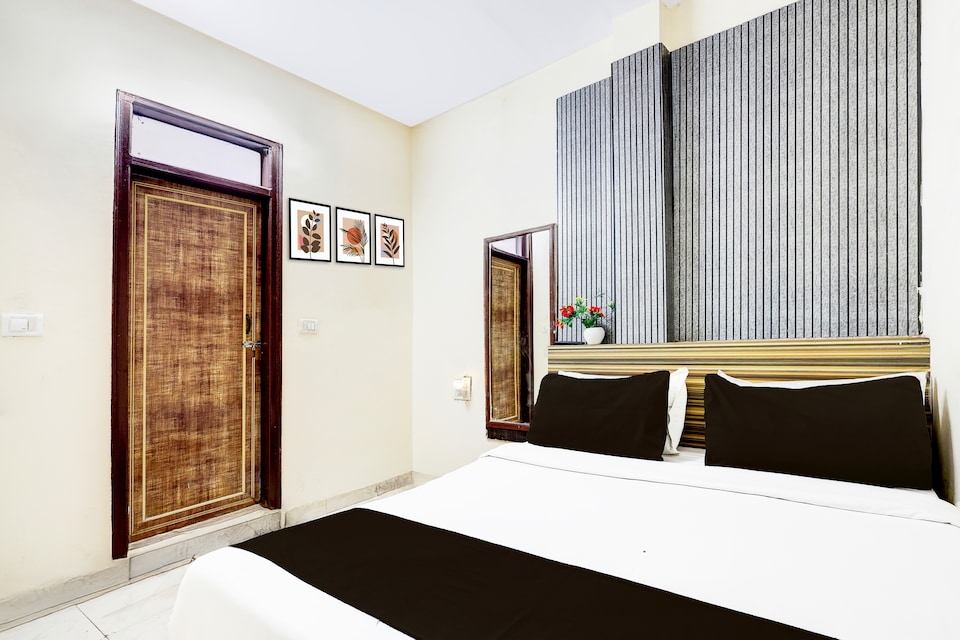 Hotel O Paharganj Chuna Mandi near Railway Station, Paharganj Delhi, Delhi