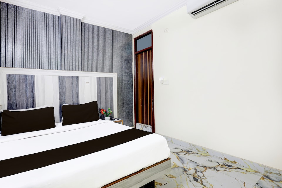 Hotel O Paharganj Chuna Mandi near Railway Station, Paharganj Delhi, Delhi
