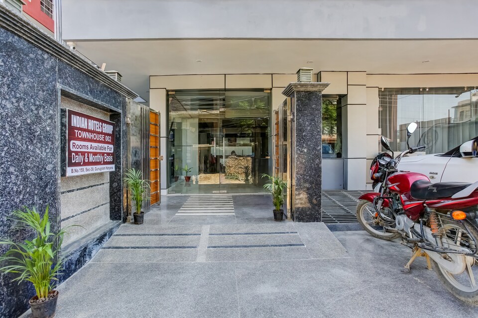 OYO Townhouse 1000 Indian Hotel, Medanta, Gurgaon