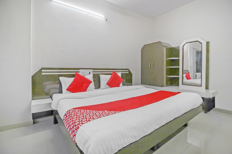 Flagship Avinash Hotel, Panchavati-Adgaon, Nashik