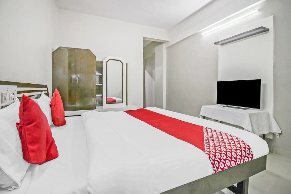 Flagship Avinash Hotel, Panchavati-Adgaon, Nashik